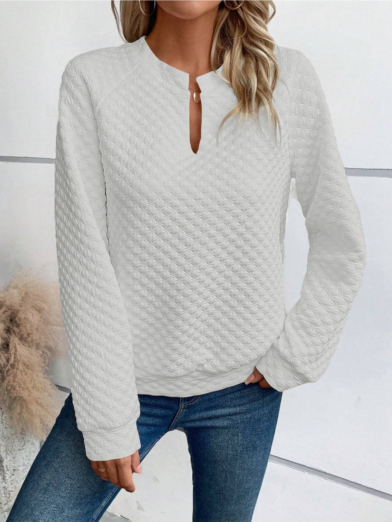 V-neck Long-sleeved Sweatshirt