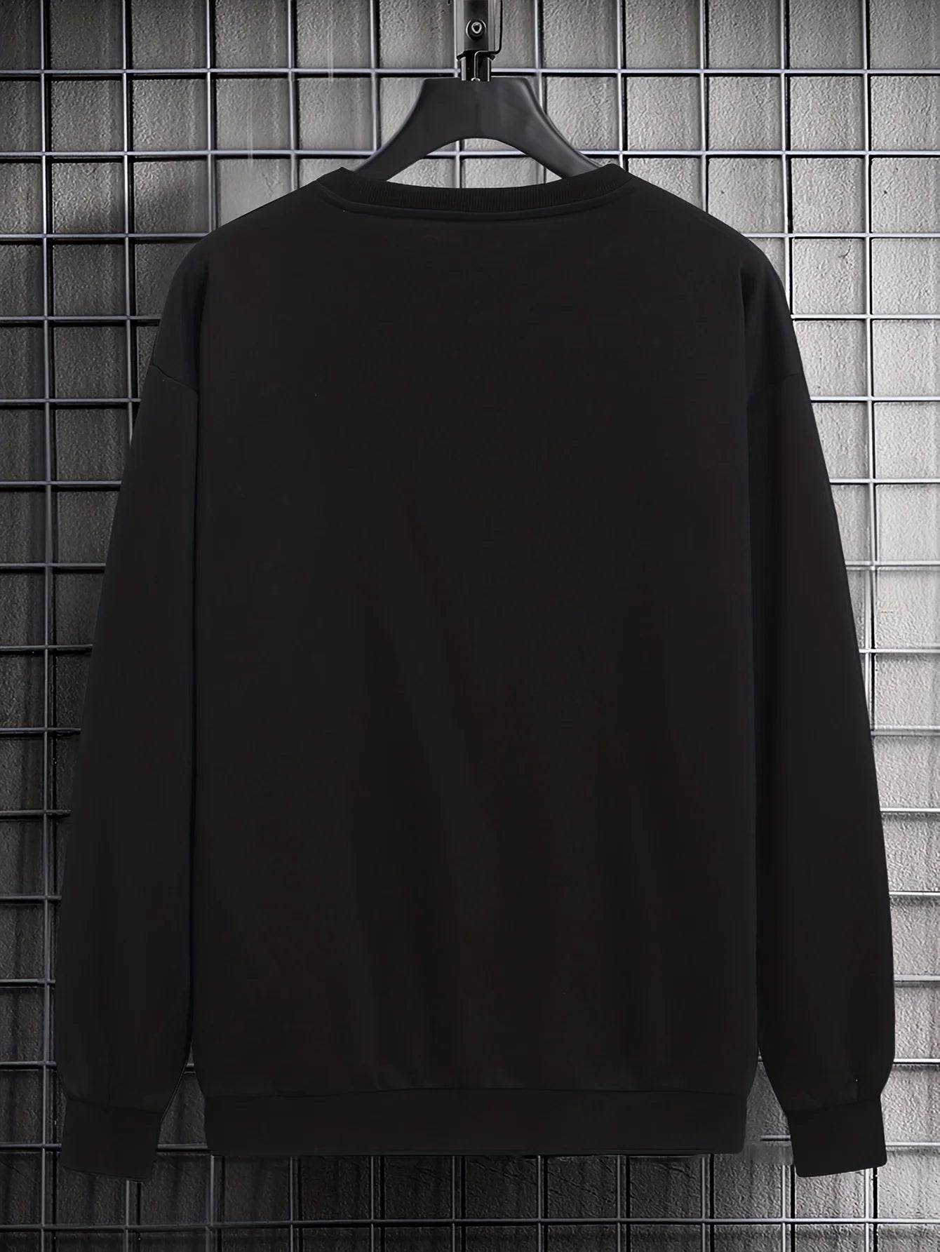 Casual long sleeved sweatshirt