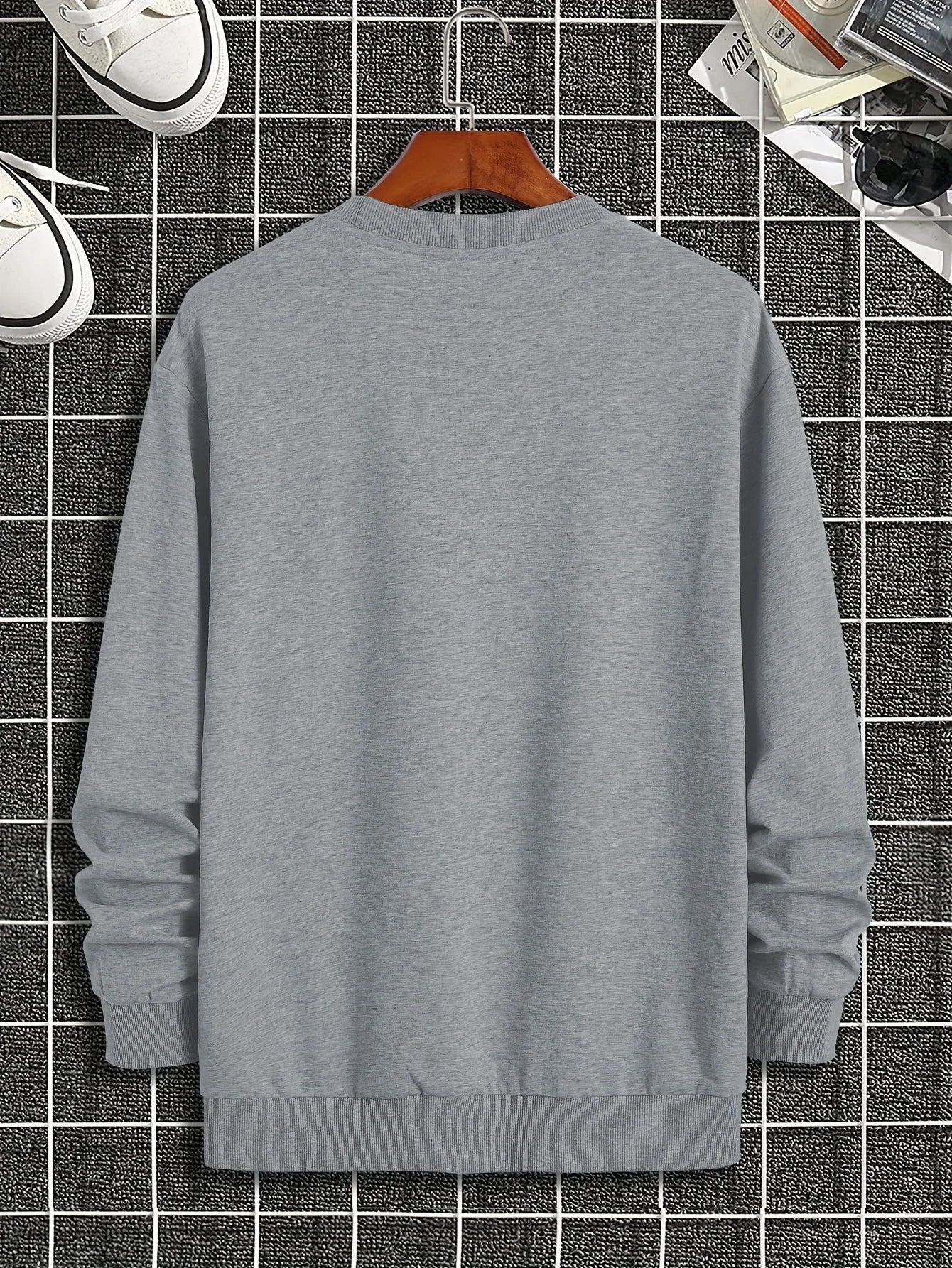 Casual long sleeved sweatshirt